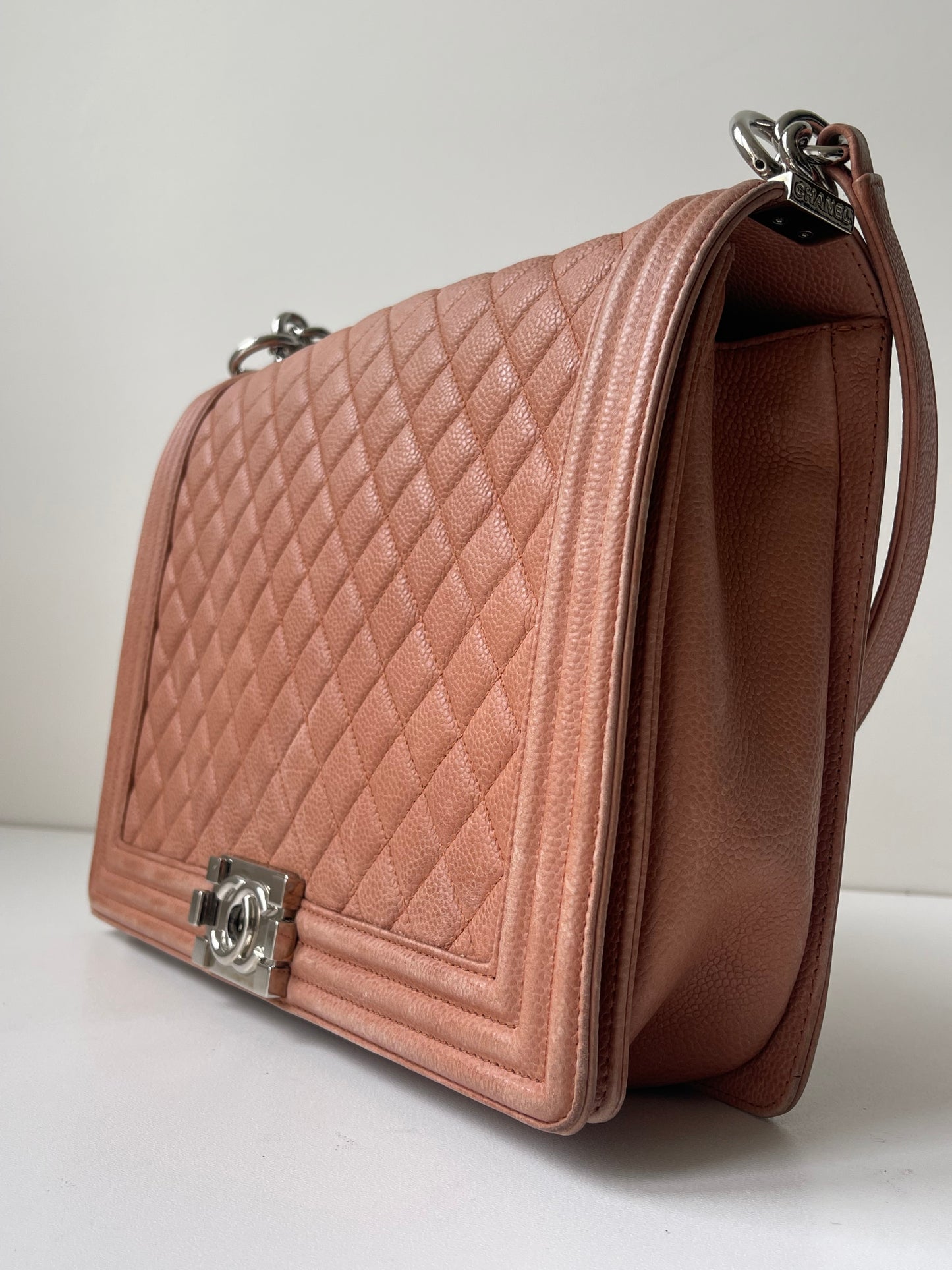 hanel Boy Bag New Medium – Zalmroze Caviar Leer – Ruthenium Hardware – Vintage - Collectie 2012/2013