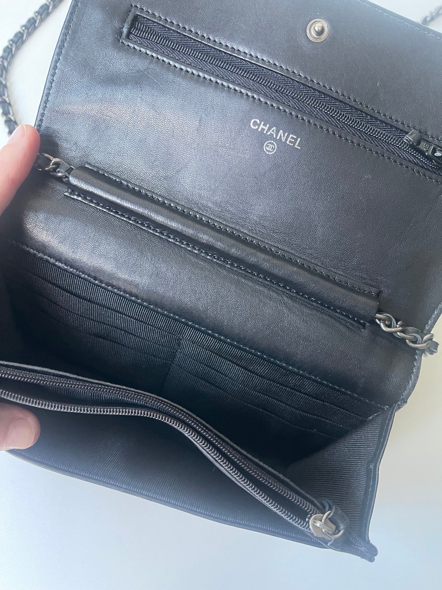 Chanel Wallet on Chain WOC Boy – Zwart Lambskin Leer – Aged Zilver Hardware – 2018