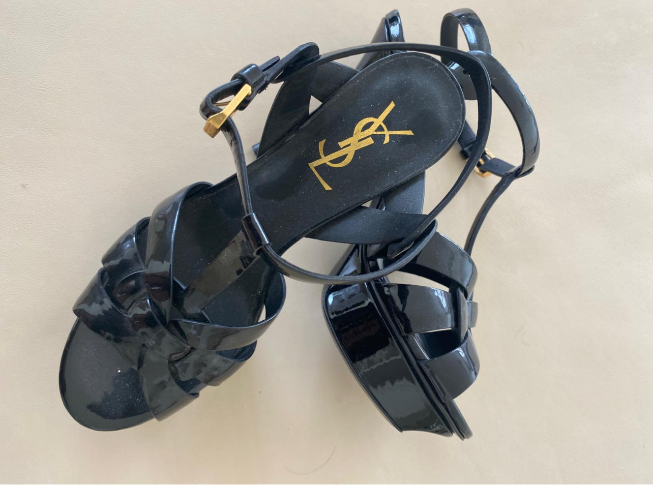 VERKOCHT - YSL - Yves Saint Laurent Tribute Leather sandal zwart lakleer maat 37 EU / UK 4