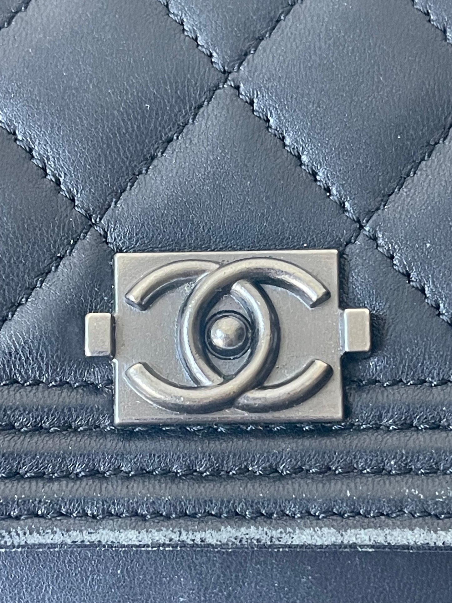 Chanel Wallet on Chain WOC Boy – Zwart Lambskin Leer – Aged Zilver Hardware – 2018