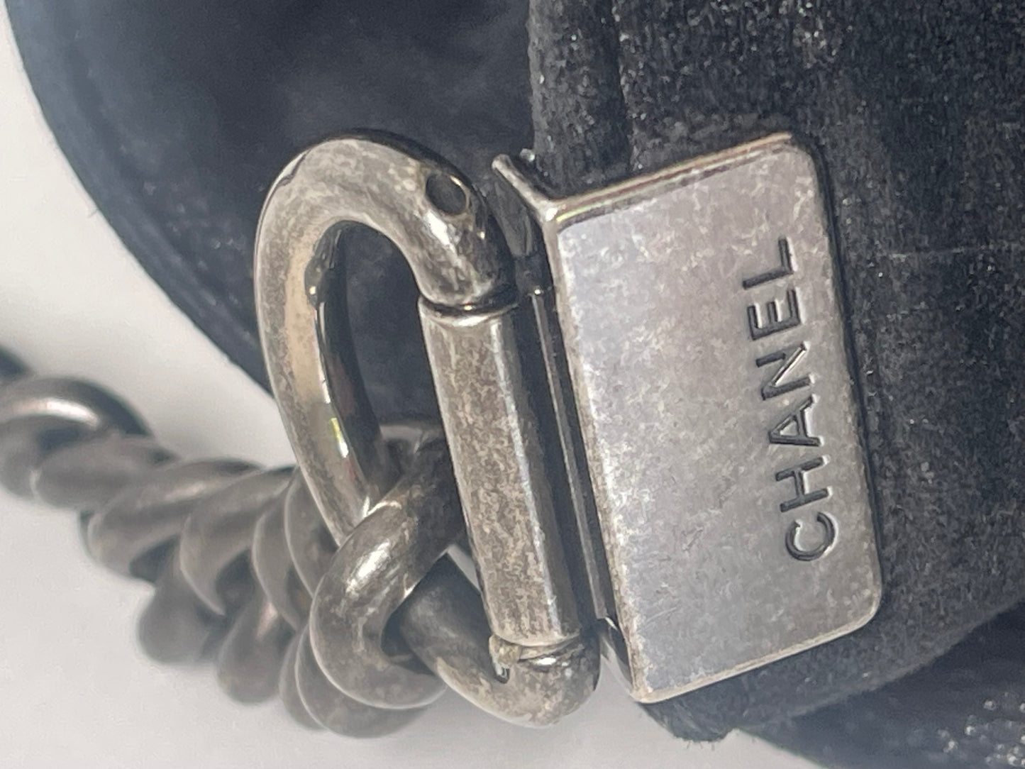 Chanel Boy Maxi Jumbo Matelassé – Zwart Suède Leer - Schoudertas, Crossbody tas.