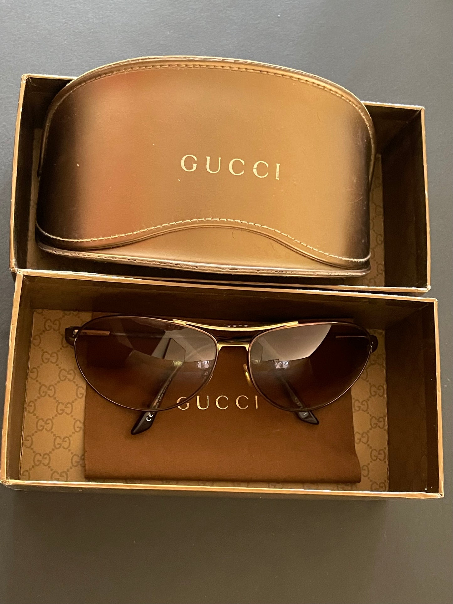 Gucci zonnebril - als nieuw incl hardcase en box