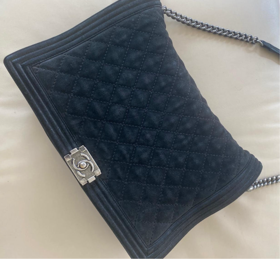 Chanel Boy Maxi Jumbo Matelassé – Zwart Suède Leer - Schoudertas, Crossbody tas.