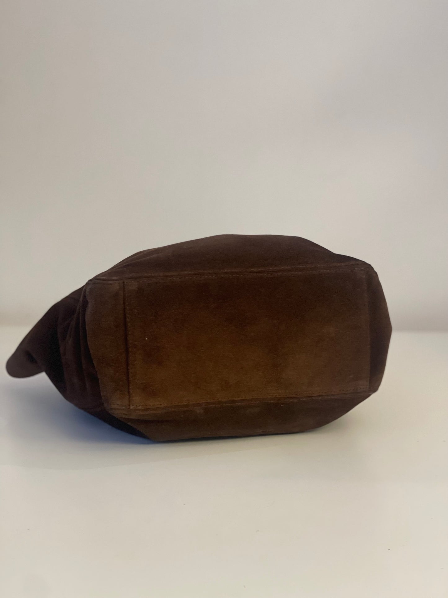CHANEL TAS HANDTAS DONKERBRUIN BRUIN SUÈDE LEER