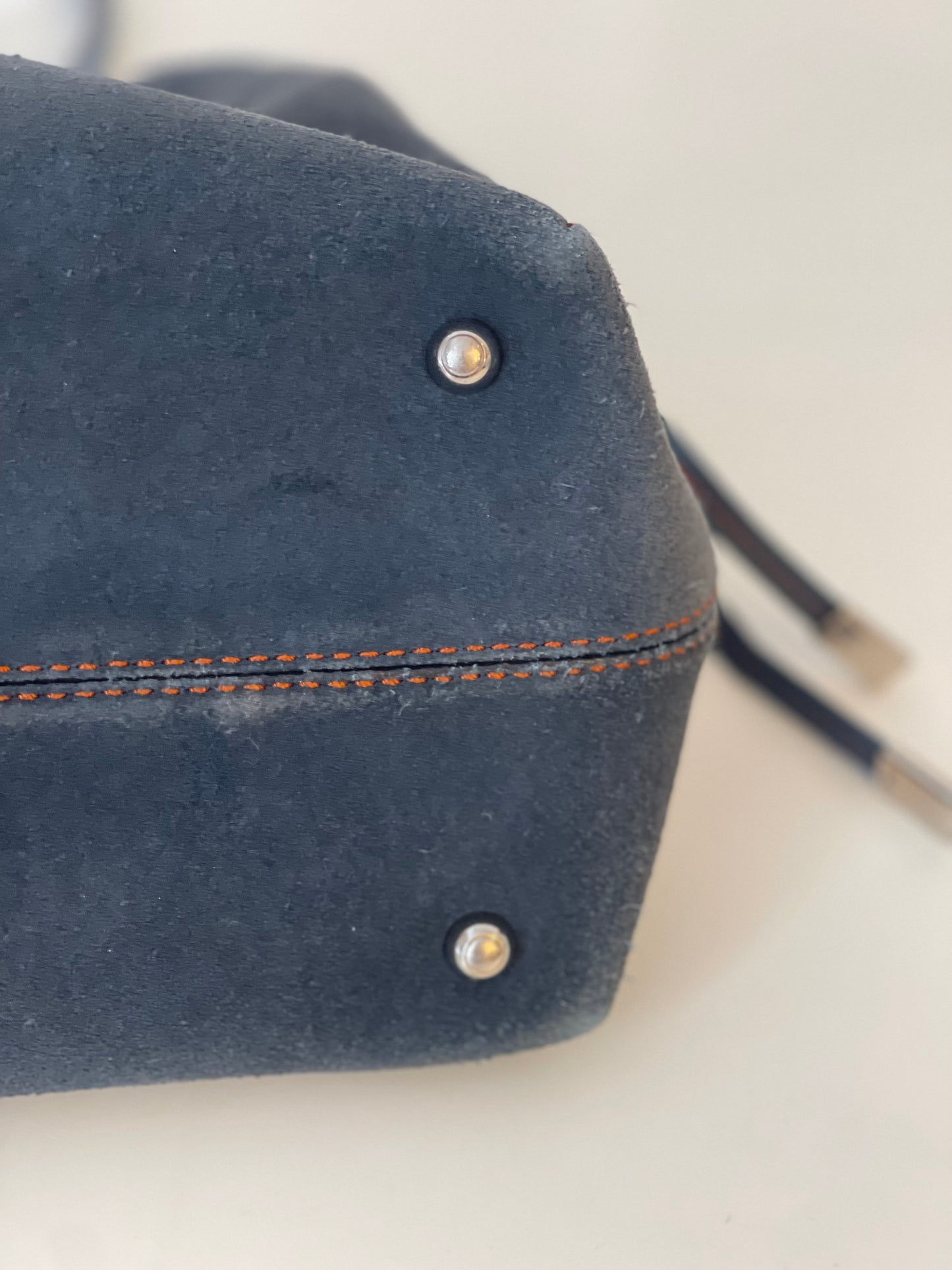 TODS PONY TAS SHOPPERTAS SCHOUDERTAS DONDERBLAUW SUEDE LEER