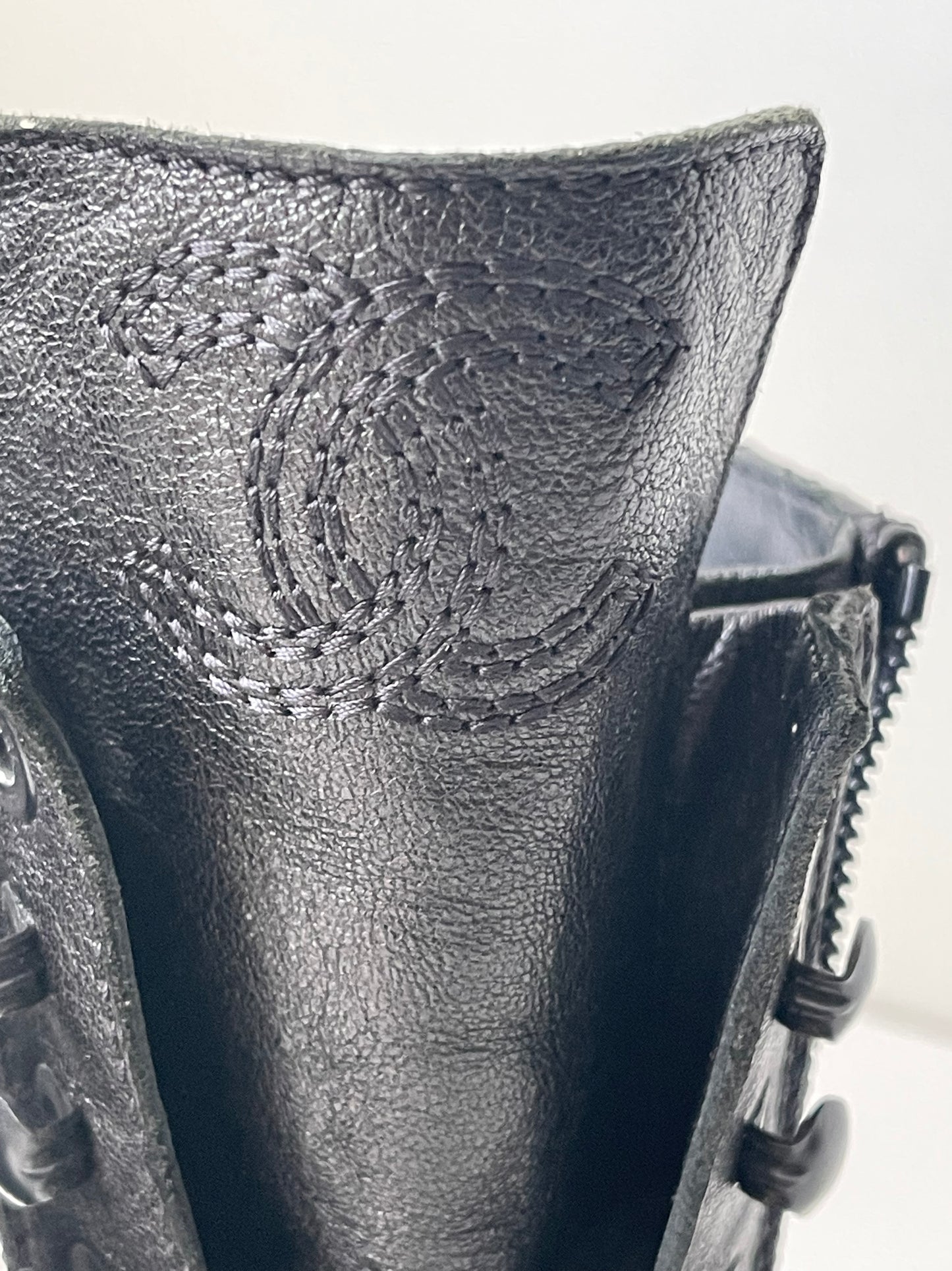 Chanel CC Quilted Combat Ankle Boots Zwart leer Maat EU 36