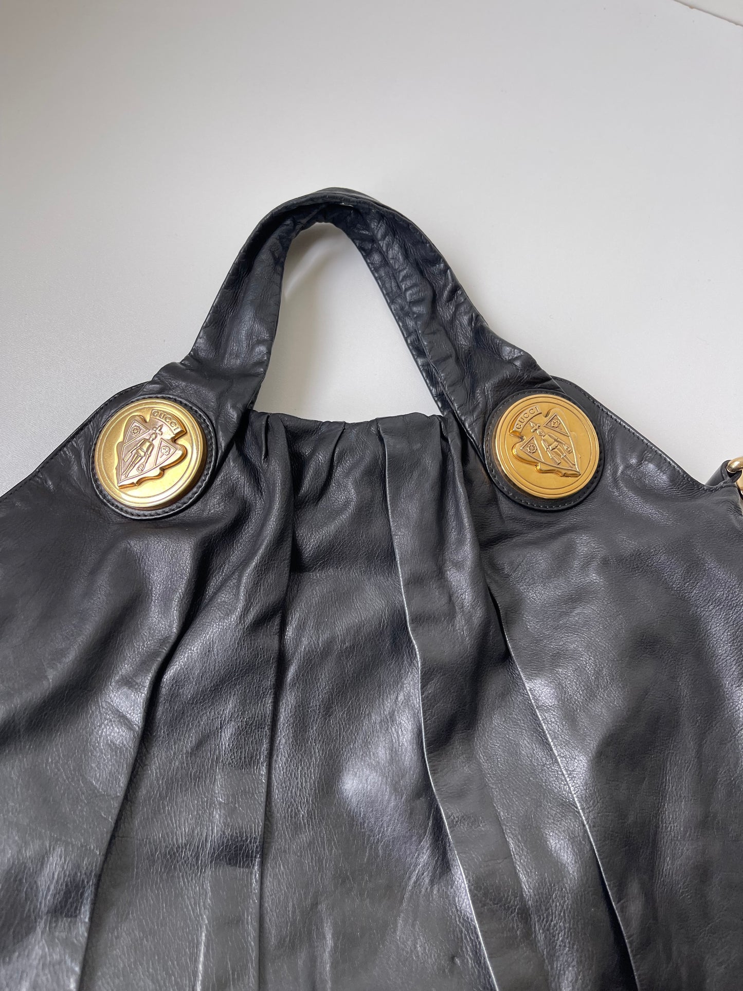 Gucci Hysteria Large Black Leather Tote Handbag Shoulderbag in zwart leer met gouden hardware