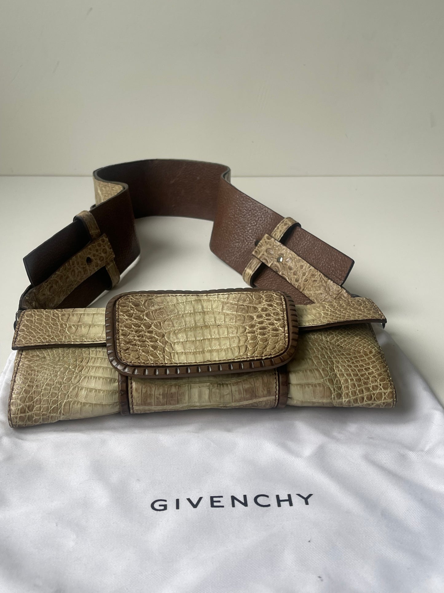 Givenchy Croco-Embossed Belt Bag – Beige/Bruin – Luxe & Zeldzaam