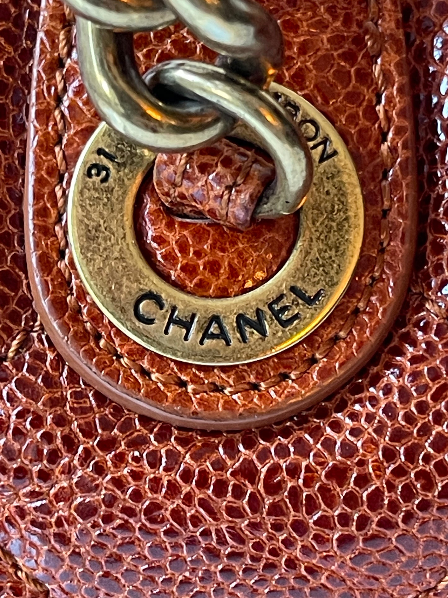 CHANEL SHIVA BOWLER TAS SCHOUDERTAS ROESTBRUIN/RODE CAVIAR