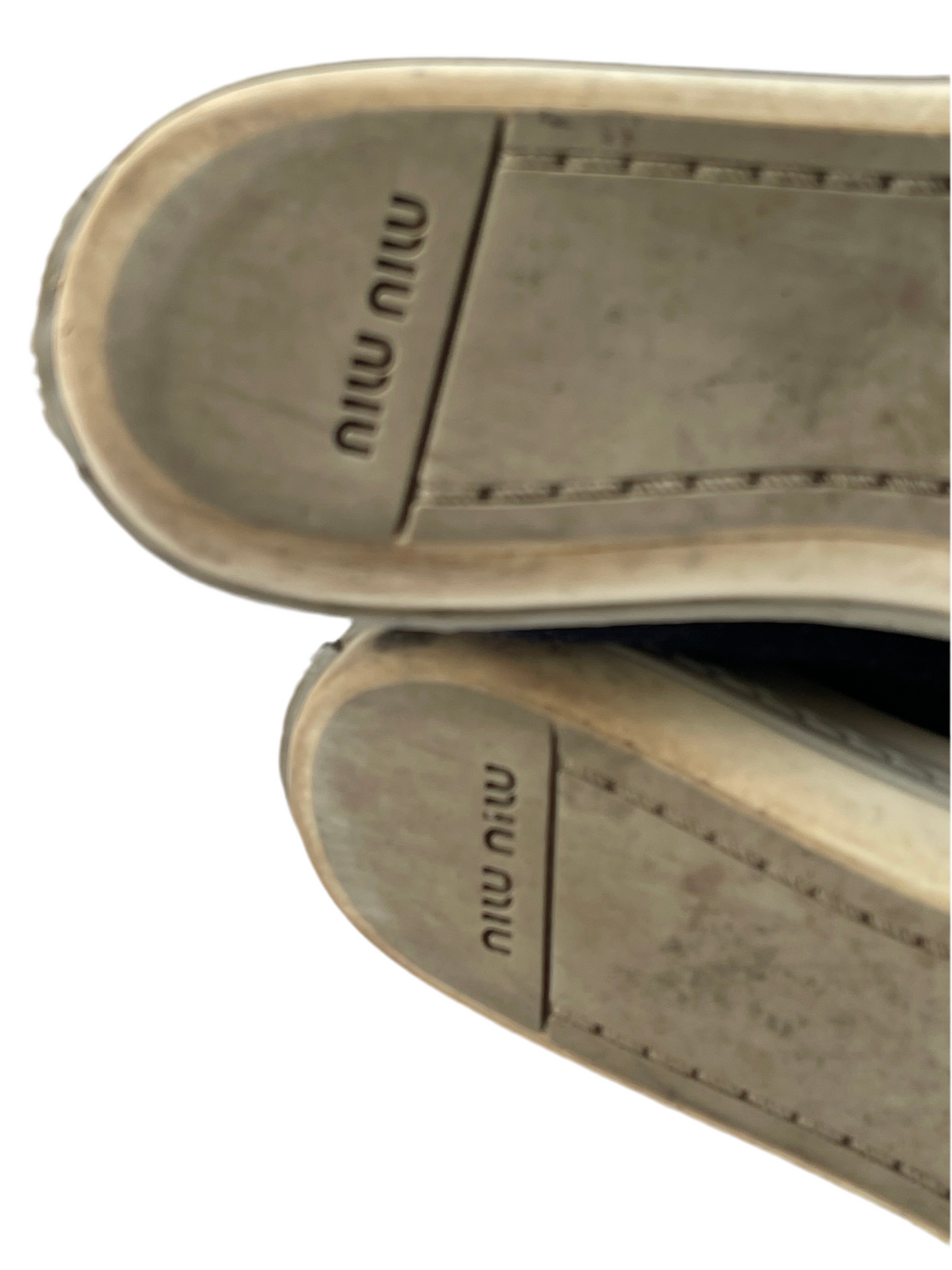 Miu Miu Suède Sneakers met Studs – Maat 38,5