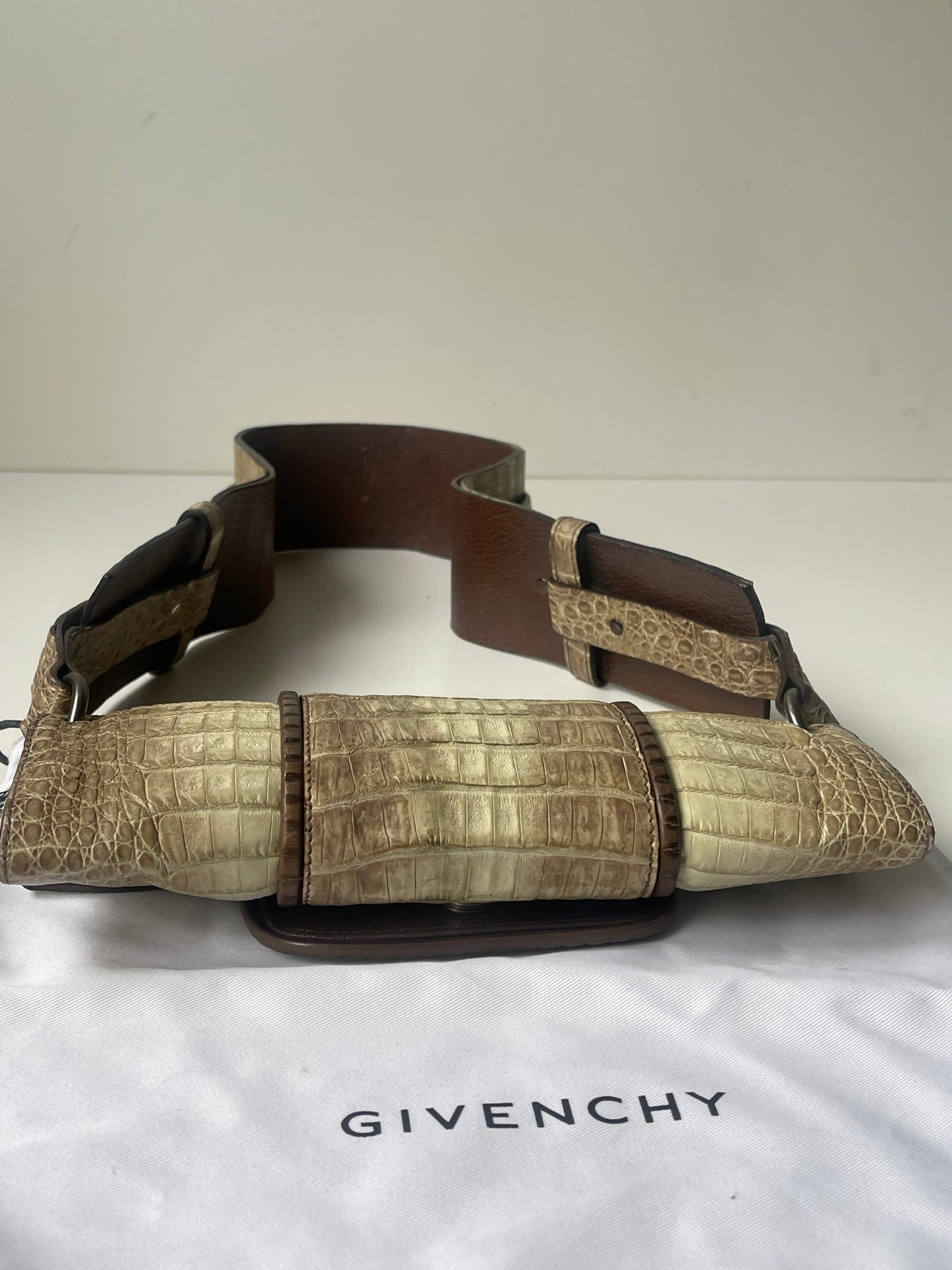 Givenchy Croco-Embossed Belt Bag – Beige/Bruin – Luxe & Zeldzaam