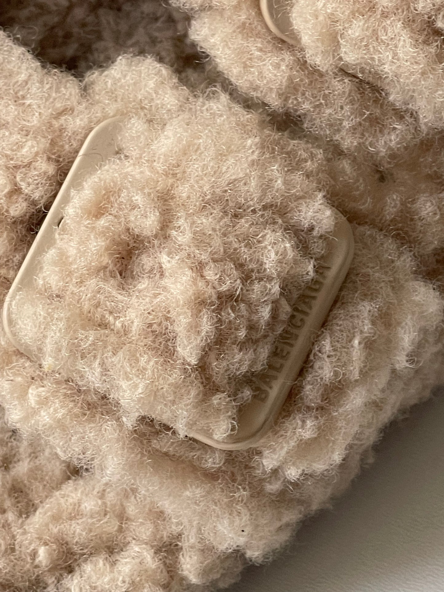 Balenciaga Mallorca Sandalen - Designer Shearling Slippers Maat 39 | Tweedehands Luxe