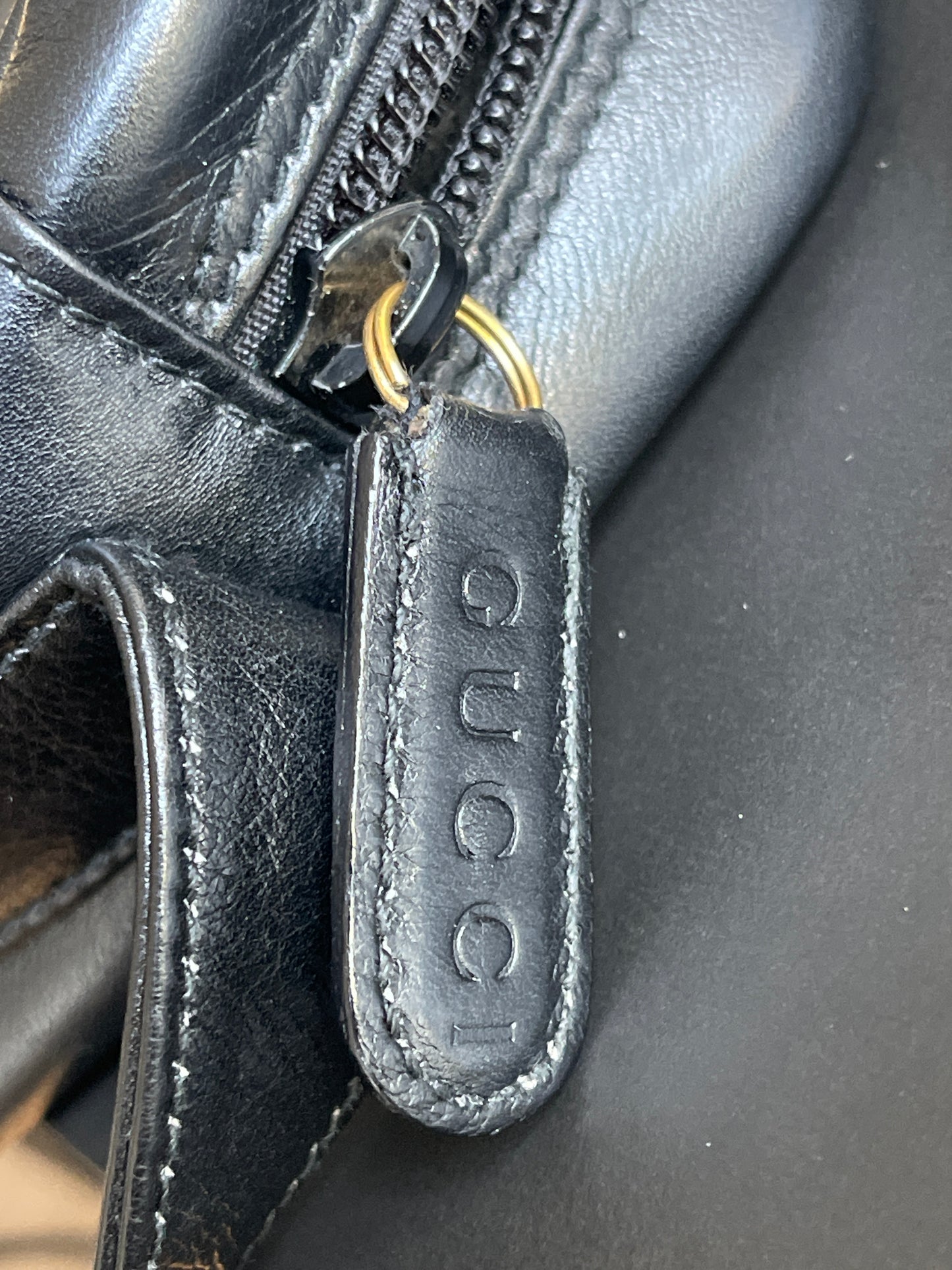 Gucci Horsebit design Schoudertas Zwart Leer – Vintage Icon uit de Jaren 80 – Goudkleurig Hardware