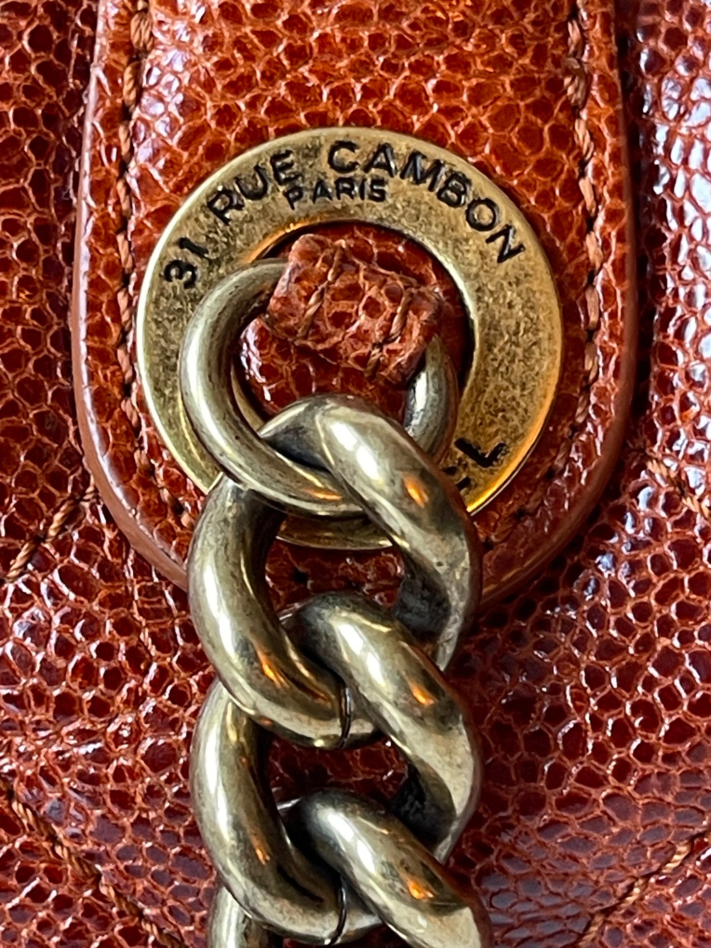 CHANEL SHIVA BOWLER TAS SCHOUDERTAS ROESTBRUIN/RODE CAVIAR