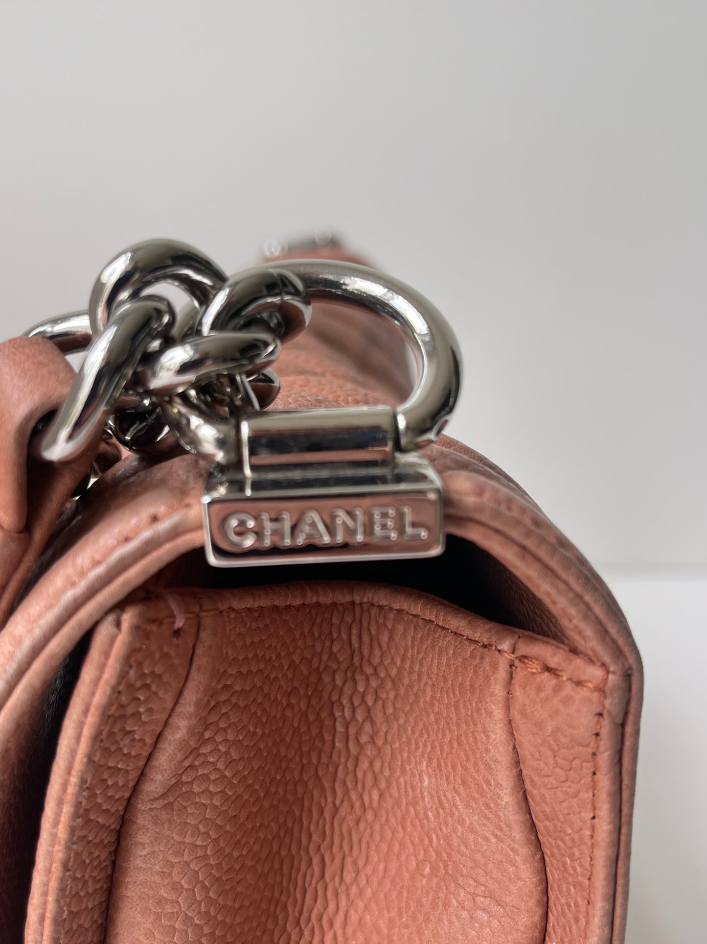 hanel Boy Bag New Medium – Zalmroze Caviar Leer – Ruthenium Hardware – Vintage -  Collectie 2012/2013